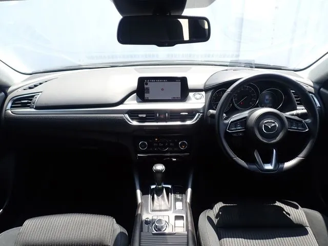 マツダ　アテンザ　セダン