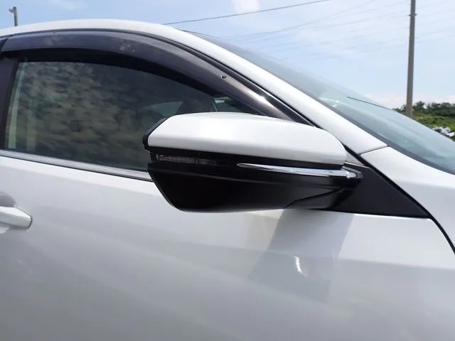 ホンダ インサイト セダン