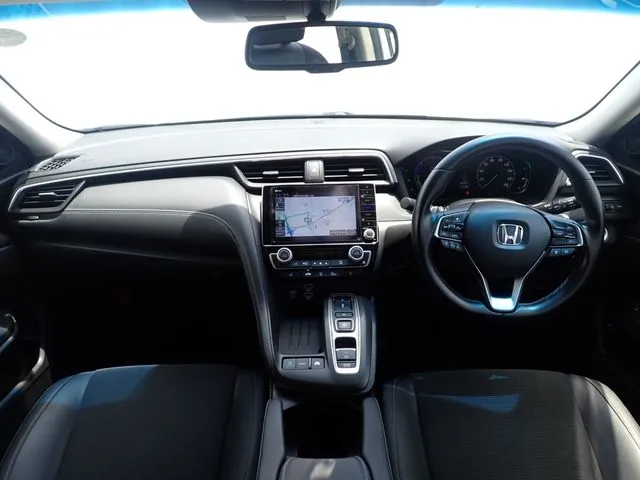ホンダ インサイト セダン
