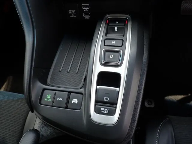 ホンダ インサイト セダン