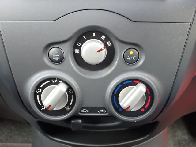 ノート（ニッサン）の車両写真