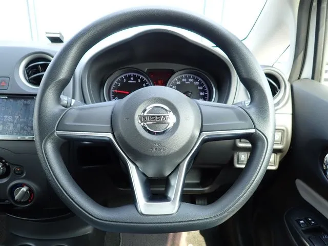 ノート（ニッサン）の車両写真