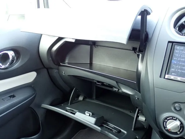 ノート（ニッサン）の車両写真