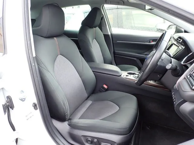 トヨタ　カムリ　ハイブリッド