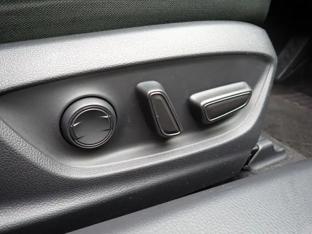 トヨタ　カムリ　ハイブリッド