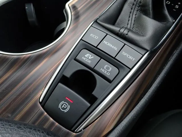 トヨタ　カムリ　ハイブリッド