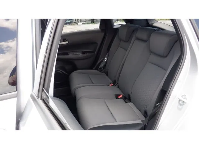 フィット　ｅ：ＨＥＶ（ホンダ）の車両写真