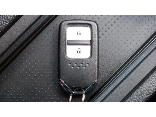 フィット　ｅ：ＨＥＶ（ホンダ）の車両写真