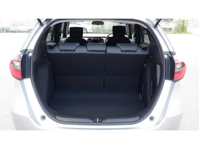 フィット　ｅ：ＨＥＶ（ホンダ）の車両写真