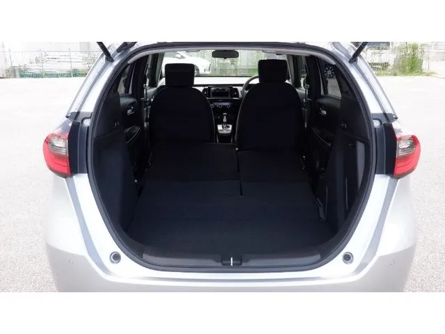 フィット　ｅ：ＨＥＶ（ホンダ）の車両写真