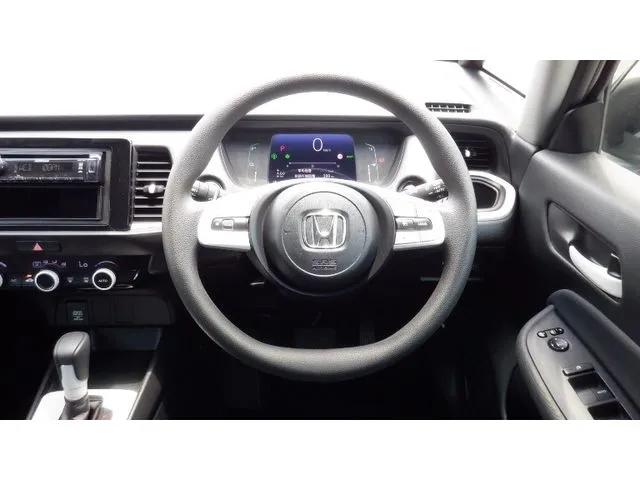 フィット　ｅ：ＨＥＶ（ホンダ）の車両写真