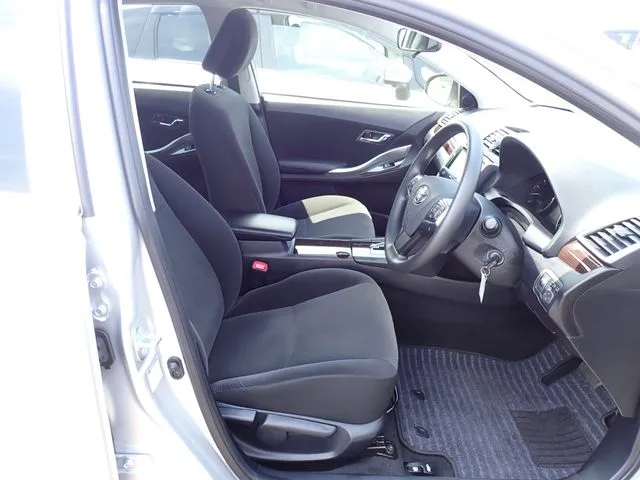 トヨタ　プレミオ