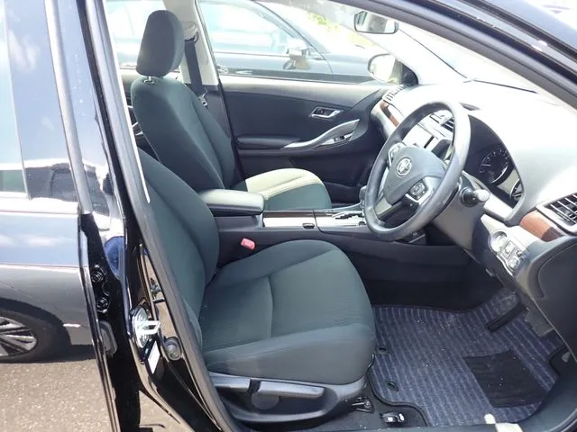 トヨタ　プレミオ