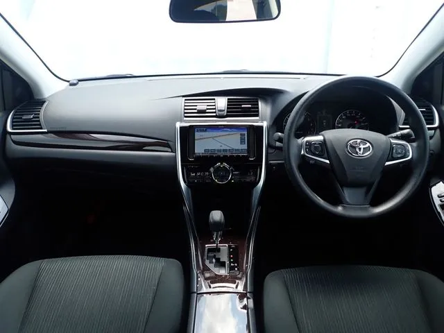 トヨタ　プレミオ