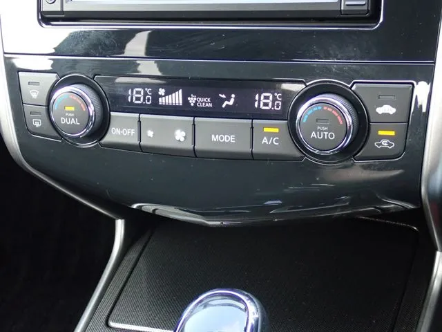 ニッサン　ティアナ