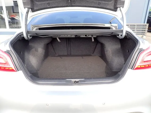 ニッサン　ティアナ