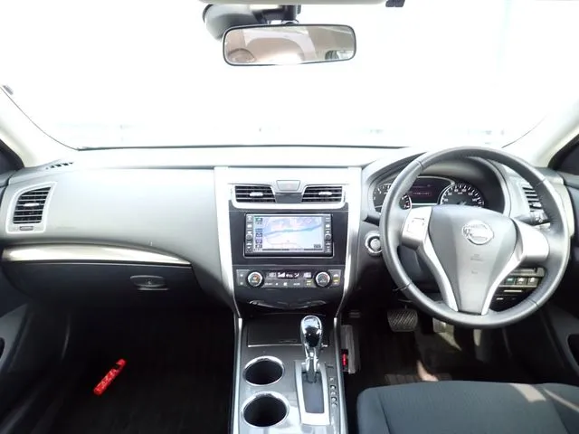 ニッサン　ティアナ