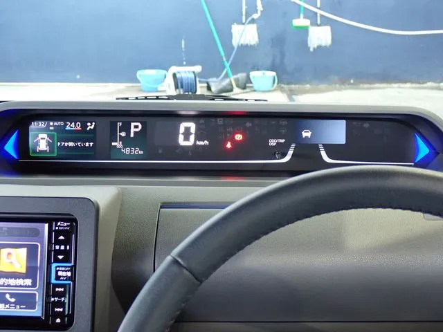 タント　カスタム（ダイハツ）の車両写真