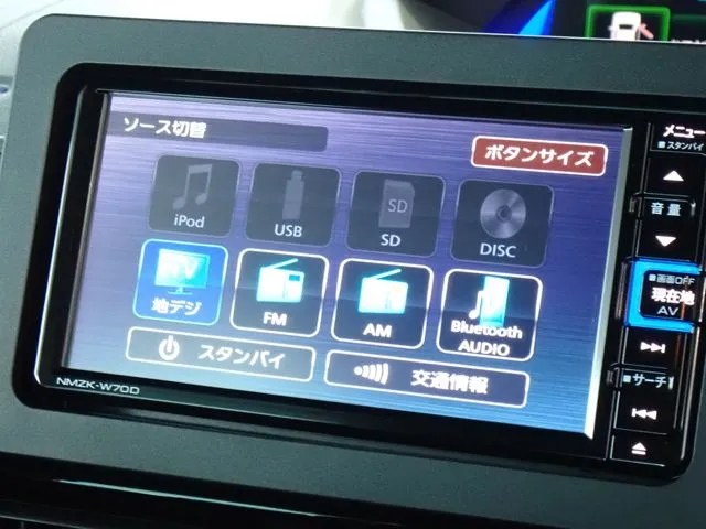 タント　カスタム（ダイハツ）の車両写真