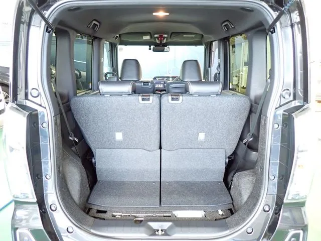 タント　カスタム（ダイハツ）の車両写真