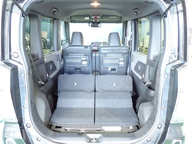 タント　カスタム（ダイハツ）の車両写真