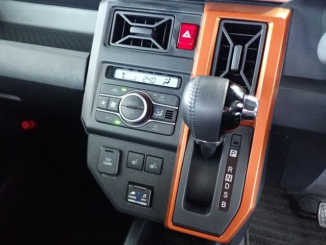 タフト（ダイハツ）の車両写真