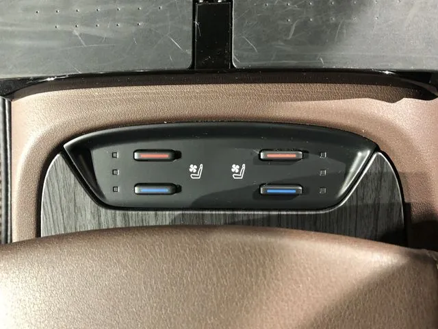 ハリアー ハイブリッド(トヨタ)の車両写真