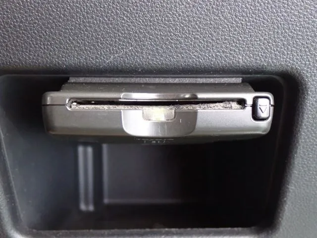 ムーヴ キャンバス(ダイハツ)の車両写真