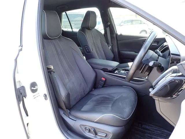 トヨタ　クラウン　セダン