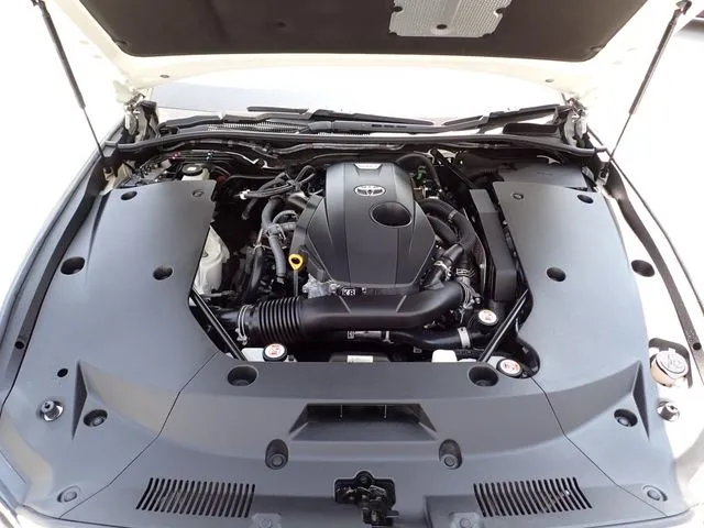 トヨタ　クラウン　セダン