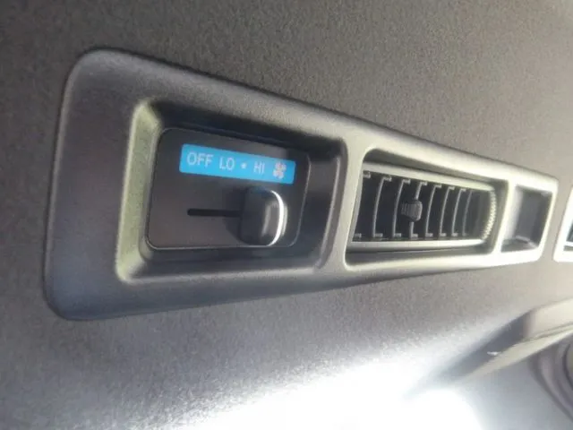 トヨタ　ハイエースバン　２ＷＤ