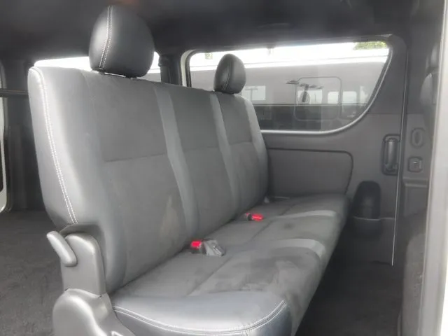 トヨタ　ハイエースバン　２ＷＤ