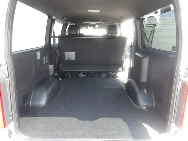 トヨタ　ハイエースバン　２ＷＤ