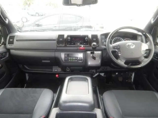 トヨタ　ハイエースバン　２ＷＤ