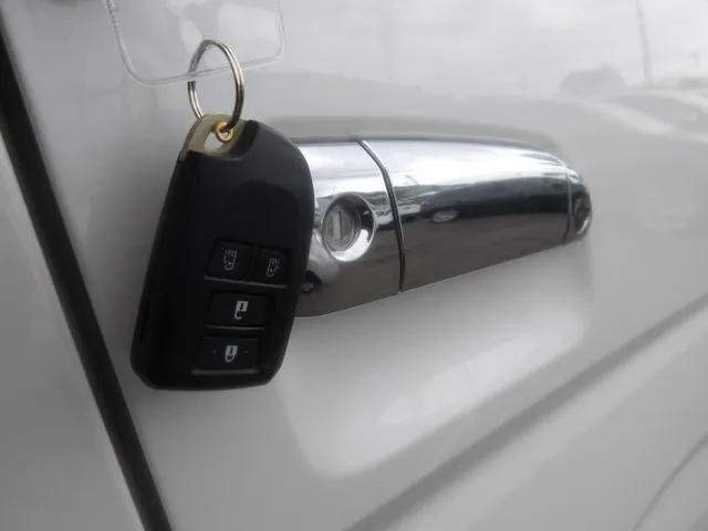 トヨタ　ハイエースバン　２ＷＤ