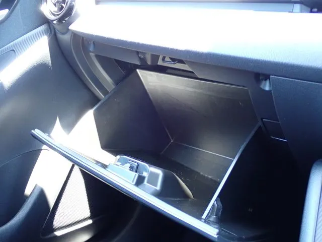 ＭＡＺＤＡ２（マツダ）の車両写真