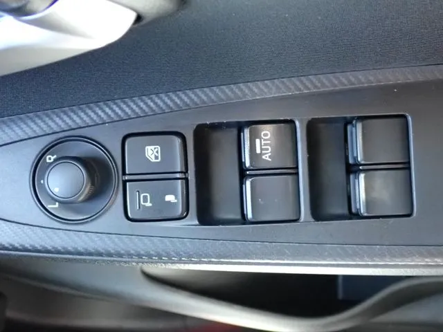 ＭＡＺＤＡ２（マツダ）の車両写真