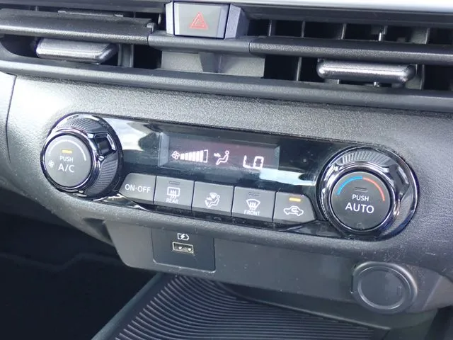 ニッサン　ノート