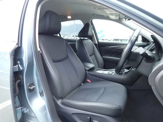 スカイライン(ニッサン)の車両写真