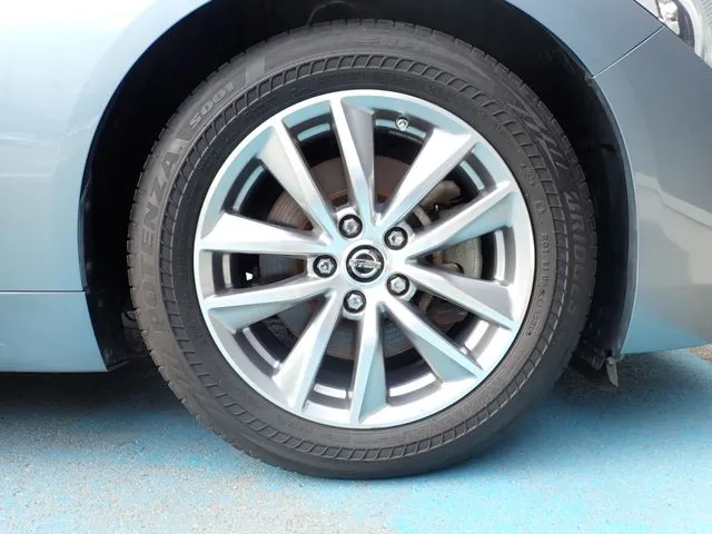 スカイライン(ニッサン)の車両写真