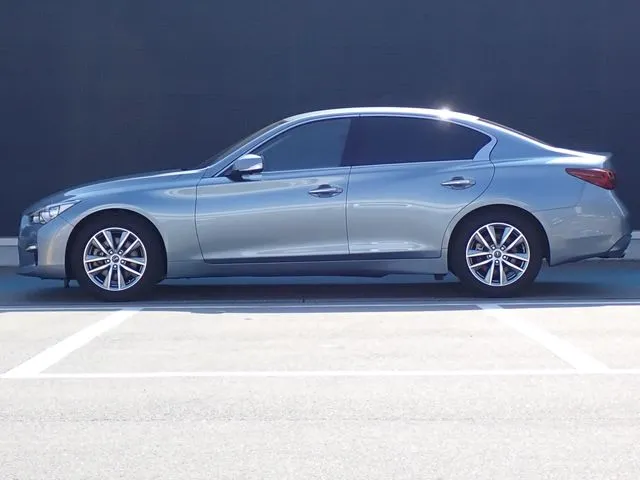 スカイライン(ニッサン)の車両写真