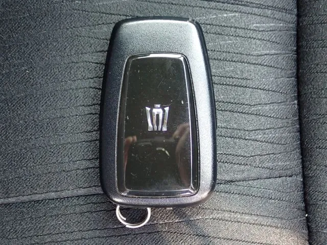 クラウン　セダン　ハイブリッド（トヨタ）の車両写真