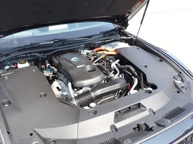 クラウン　セダン　ハイブリッド（トヨタ）の車両写真