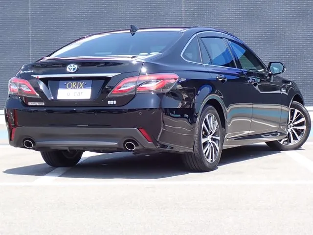 クラウン　セダン　ハイブリッド（トヨタ）の車両写真