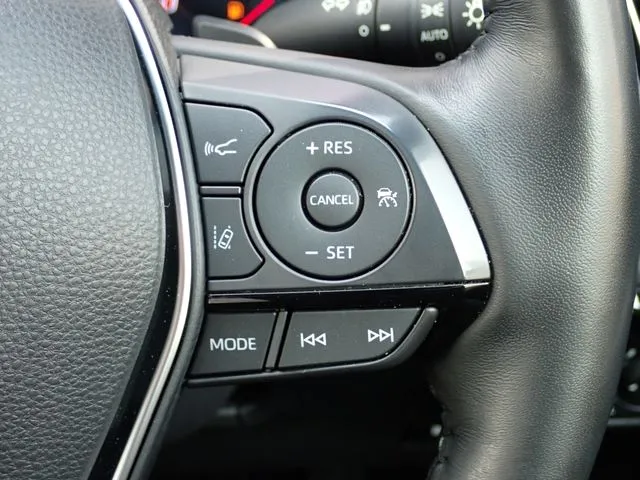 クラウン　セダン　ハイブリッド（トヨタ）の車両写真