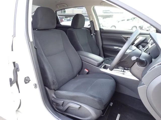 ニッサン　ティアナ