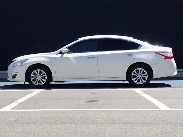 ニッサン　ティアナ