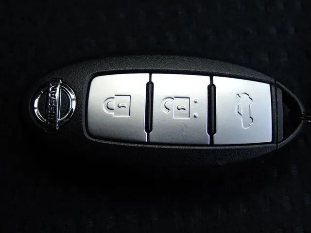 ニッサン　ティアナ