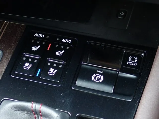 レクサス RX450h 2WD(トヨタ)の車両写真