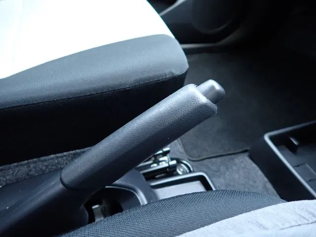 ダイハツ　ミラ　イース